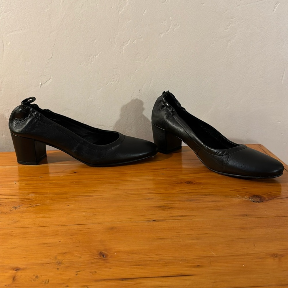 Frank & Oak size 8 1/2 leather heels